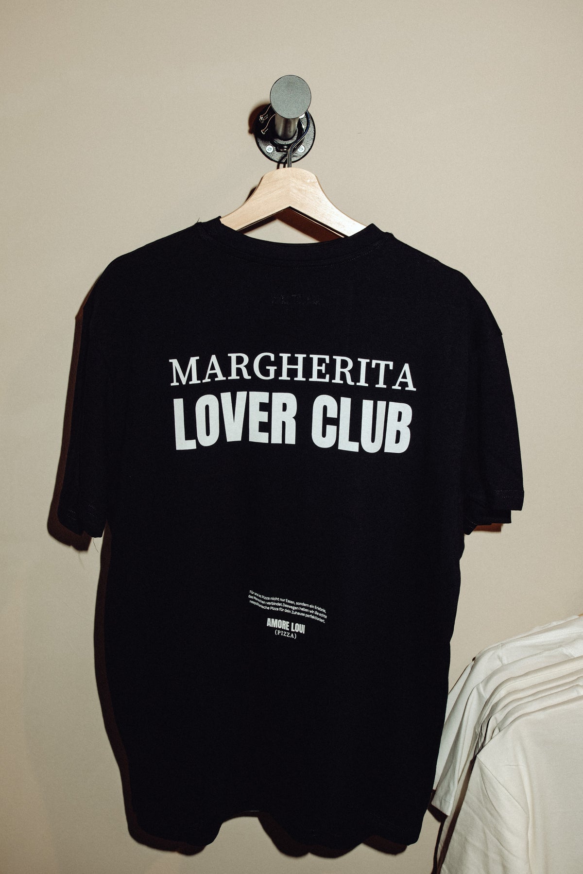 Schwarzes Oversized Shirt mit dem Druck „MARGHERITA LOVER CLUB“