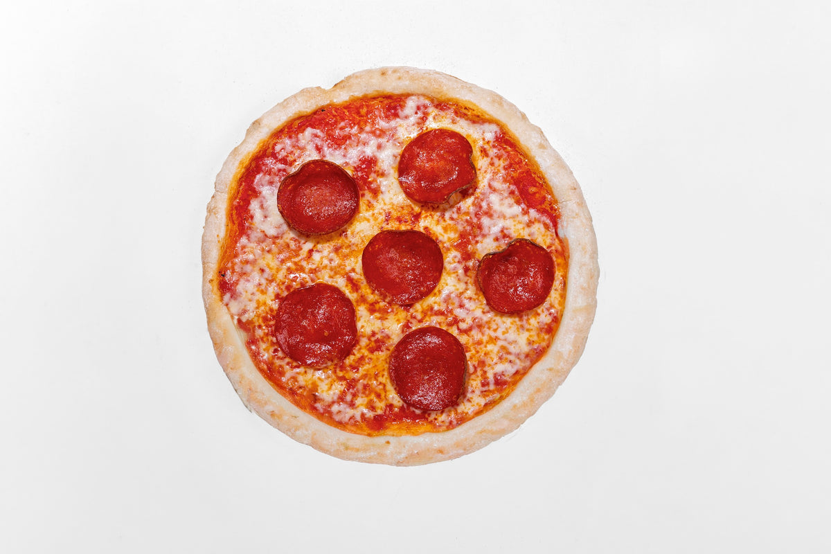 Pizza Diavola glutenfrei, fertig gebacken, von oben