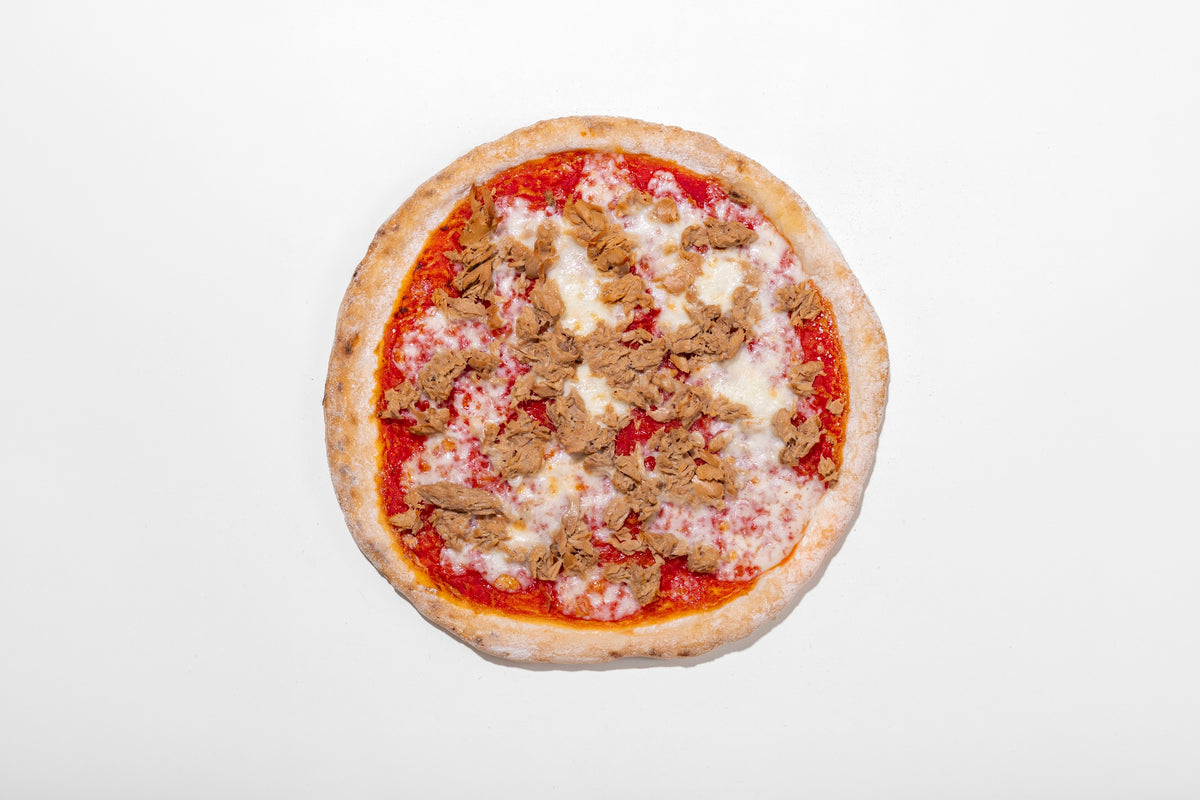 Pizza Tuna glutenfrei, fertig gebacken, von oben
